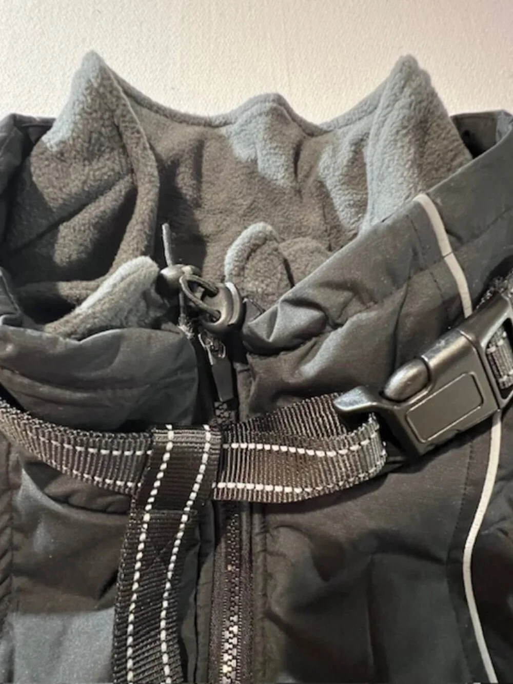 NWOT Waterproof‎ dog winter coat with an integrated harness 2-in-1 design